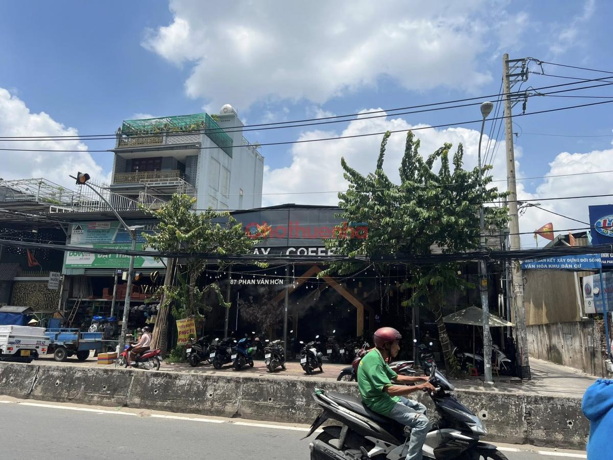CHO THUÊ NHÀ GÓC 2 MẶT TIỀN 85-87 PHAN VĂN HỚN, QUẬN 12. ĐỐI DIỆN CHUNG CƯ, NGAY DƯƠNG THỊ GIANG