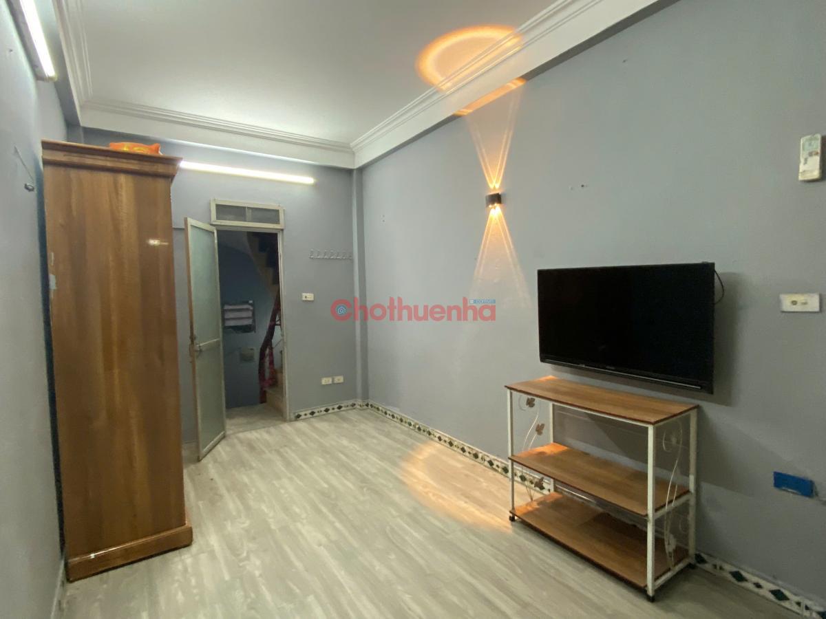 NHÀ Ở GIA ĐÌNH 20M2 X 4TẦNG: BAO GỒM TẦNG 1 PHÒNG KHÁCH + BẾP, TẦNG 2 VÀ 3 LÀ PHÒNG NGỦ VỆ SINH KHÉP KÍN, TẦNG 4: PHÒNG THỜ SÂN THƯỢNG + SÂN PHƠI RỘNG. VUI LÒNG LIÊN HỆ CHÍNH CHỦ QUA ZALO NẾU KHÔNG GỌI ĐƯỢC . XEM NHÀ SAU 6H TỐI