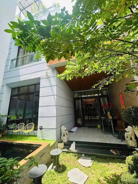 Biệt thự sân vườn