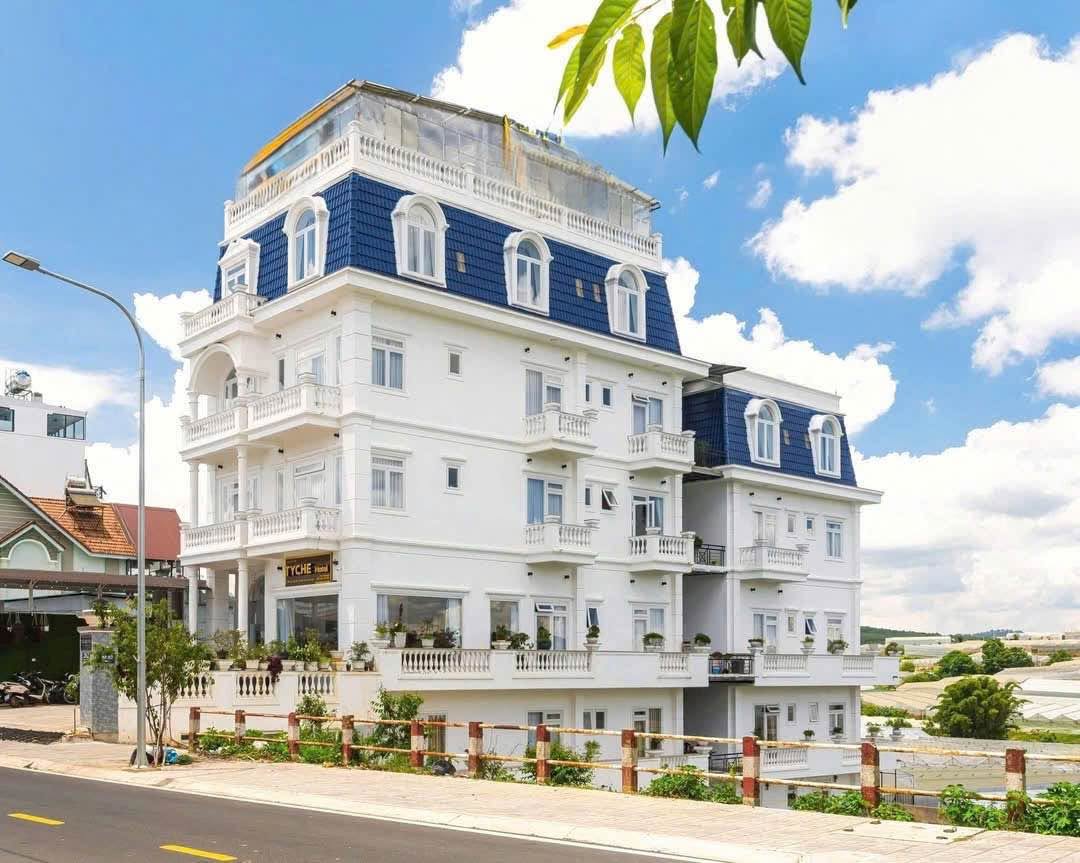 Cho thuê khách sạn 3 sao 46 phòng mặt tiền Phường 8 đà lạt 120 triệu