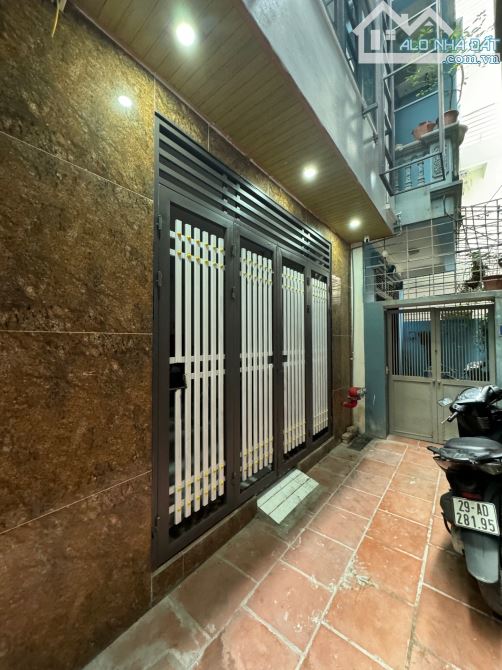 BÁN CCMN Văn Quán 50m mt4.4m 7t thang máy 11P to,ba gác đỗ cửa