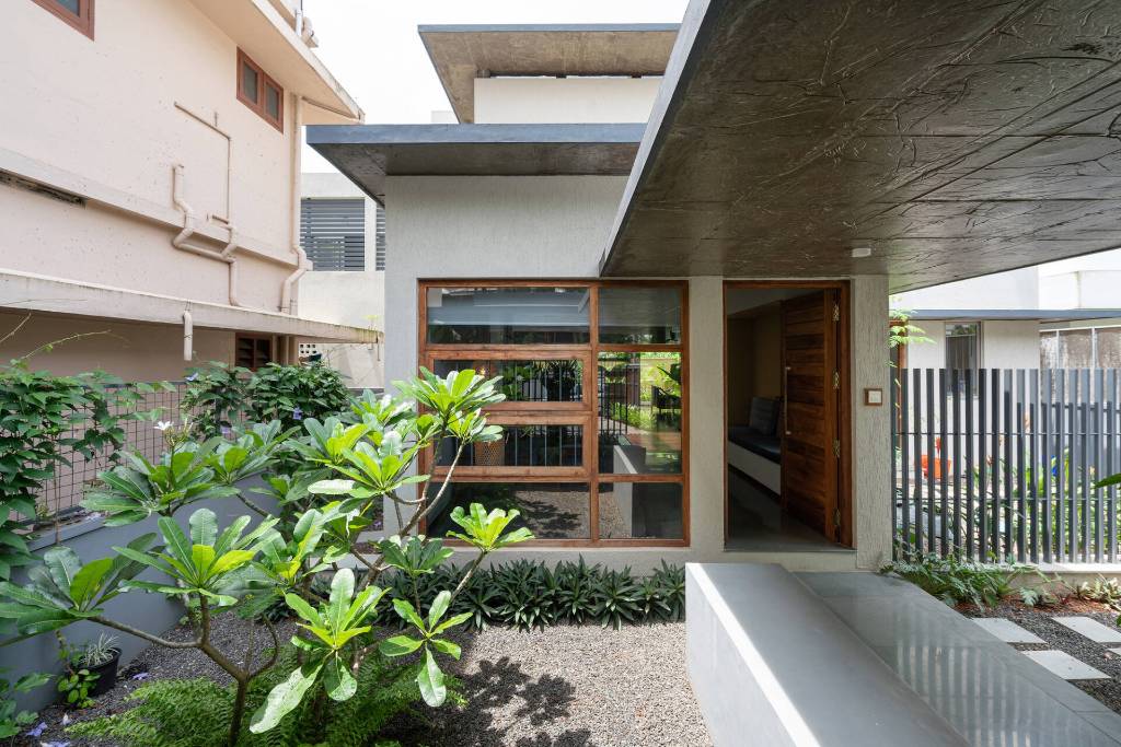 Bán nhà Bạch Đằng, Bình Thạnh, 121m2, 2 tầng, giảm giá chỉ 16 tỷ