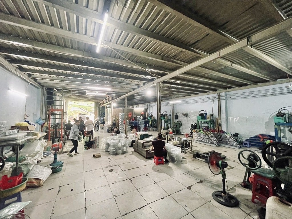Bán kho xưởng đường Hương Lộ 2, thông Lê Văn Quới, 385m2, full thổ, sử dụng ngay