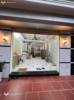 Bán nhà mới Kim Chung 33m2, 5 tầng, 3 ngủ, ngõ rộng thoáng, gần đường 32, giá 4.5 tỷ