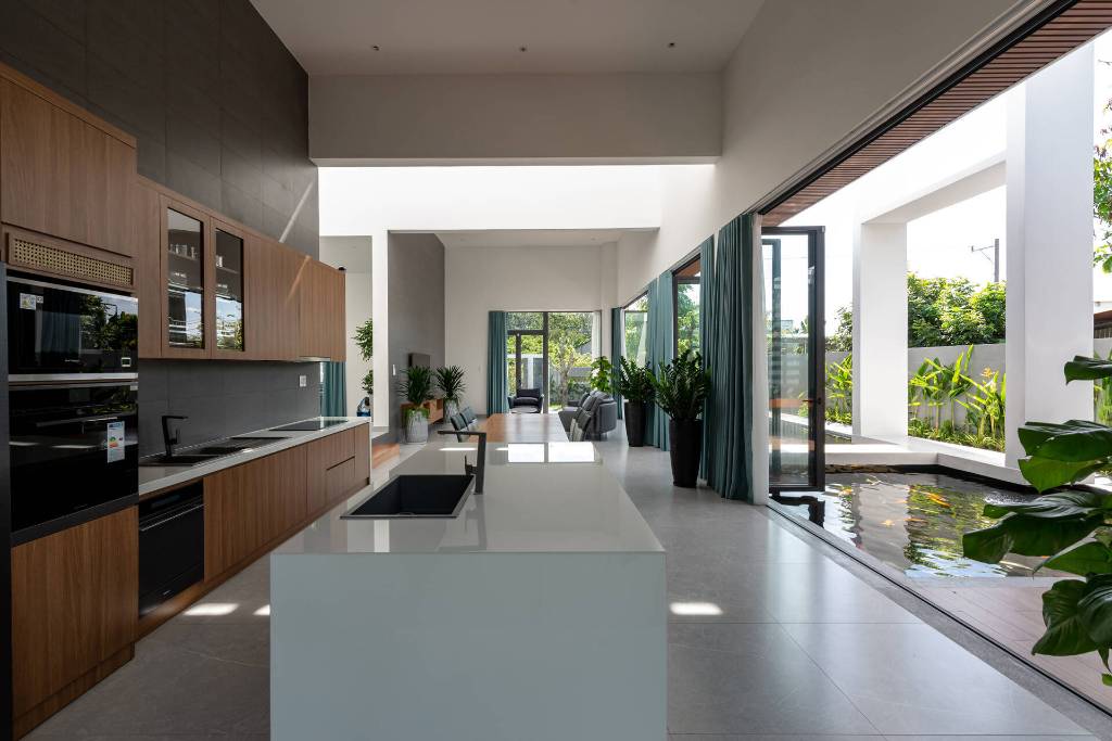 Bán nhà Lê Thị Riêng, Bến Thành, Quận 1, 79m2, 6 tầng, chỉ 15 tỷ