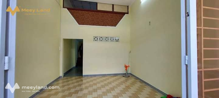 Cần bán gấp nhà, Đường 102, Quận 9, đường ô tô 6m, 2 tầng lầu 90m2, giá 4,3 tỷ