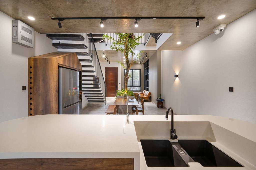 Bán nhà Lê Quang Định, P.7, Bình Thạnh, 10x18.6m, 4 tầng, nhỉnh 18.9 tỷ