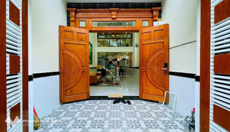Bán gấp nhà đường Nguyễn Văn Tăng, phường Long Thạnh Mỹ, quận 9, 67m2, 4 tầng, giá 6,5 tỷ