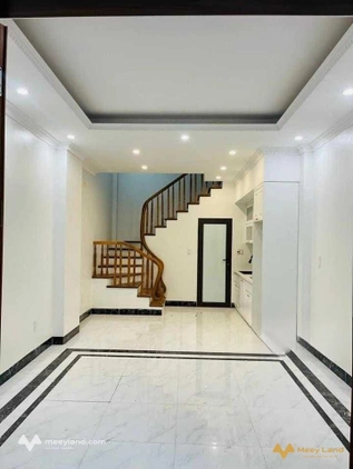 Bán nhà mới Tây Mỗ 34m2, 5 tầng, 4 phòng, nội thất mới, đường lớn giá 5,6 tỷ