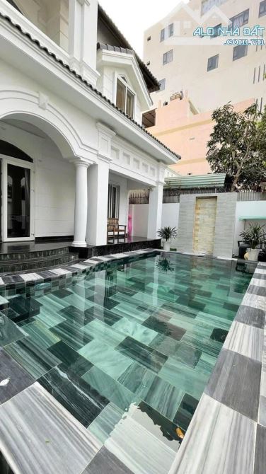 Bán biệt thự đẹp chủ xây ở rất tâm huyết gần Bãi Tắm Thuỳ Vân Vũng Tàu. Giá tốt.