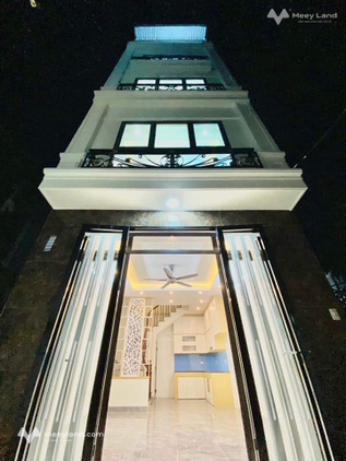 Bán nhà mới Kim Chung gần đường 32, phố Nhổn xây 5 tầng, 3 ngủ, chỉ 50m ô tô đỗ