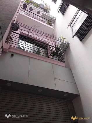 Cho thuê nhà nguyên căn ngõ 203 Tôn Đức Thắng 21m2, 3 tầng, 3 phòng ngủ ban công full nội thất