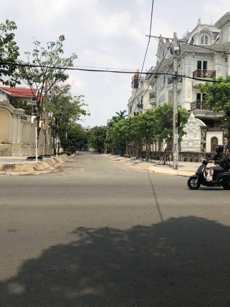 BÁN BIỆT THỰ AN DƯƠNG VƯƠNG, BÌNH TÂN, MẶT TIỀN LÔ GÓC 3 TẦNG, 170M2 NGANG 10M NHÍCH 16 TỶ