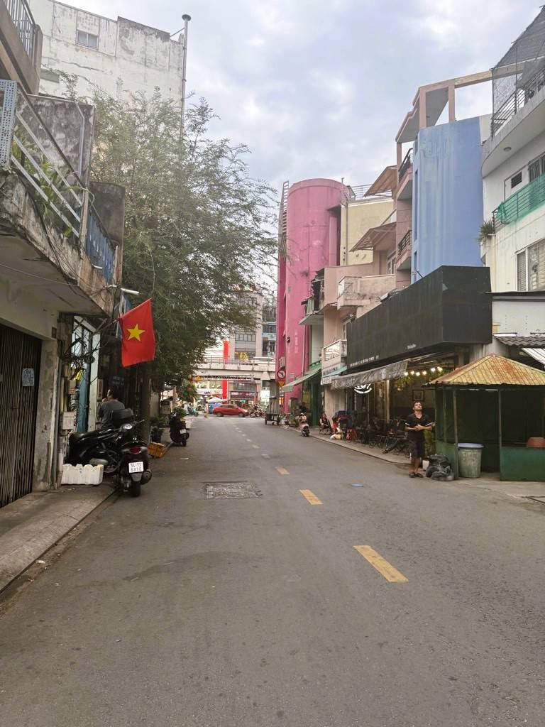 BÁN NHÀ MẶT TIỀN BÙI THỊ XUÂN, 103M2, 3 TẦNG, 11 TỶ 4