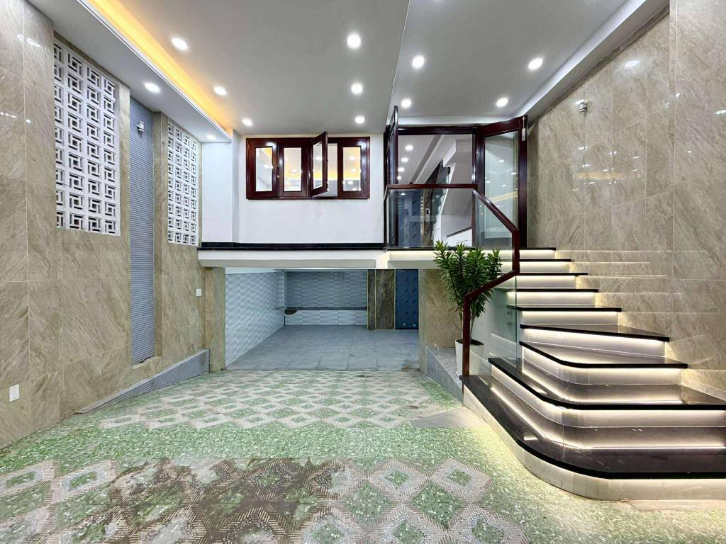BÁN VILLA MẶT TIỀN PHÚ NHUẬN, GIÁP NGUYỄN VĂN TRỖI, HẦM, 4 TẦNG THANG MÁY, 18.3 TỶ