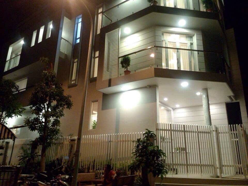 Bán nhà HXH sát mặt tiền Trần Hưng Đạo, 4,5x15m cn 95m2, 4 tầng chỉ 20 tỷ
