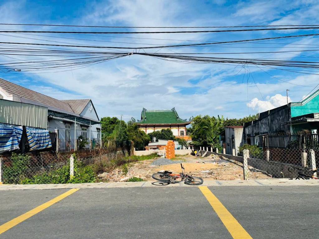 Bán đất mặt tiền đường Huỳnh Thị Ợt, xã Củ Chi mới, 702m2, shr, giá chỉ 750 triệu