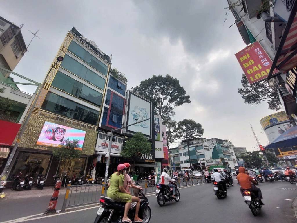SIÊU PHẨM, BÁN GẤP NHÀ MẶT TIỀN CAO THẮNG, QUẬN 10, 7,7x14,2M, GIÁ 60 TỶ