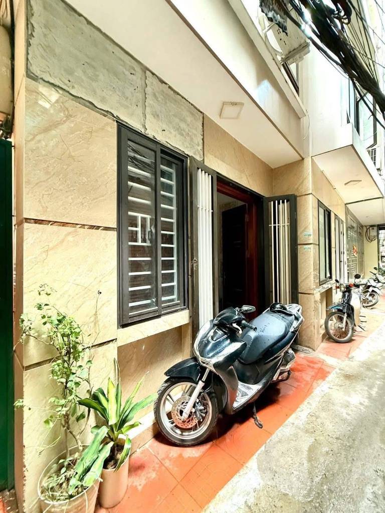 Bán nhà Pháo Đài Láng, ngõ thông gần phố Đống Đa, 36m2, nhà 5 tầng, giá 8.6 tỷ full nội thất