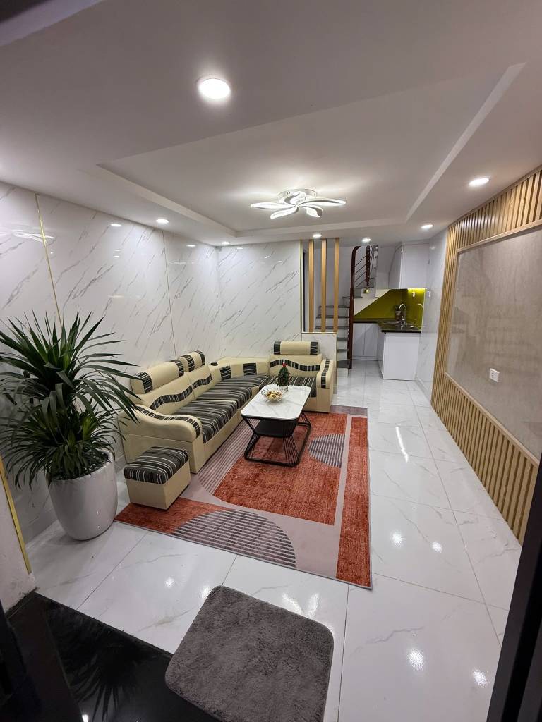 Bán nhà Tôn Đức Thắng, gần phố Đống Đa, hơn 5 tỷ, 25m2, xây 4 tầng rưỡi, ngõ nông