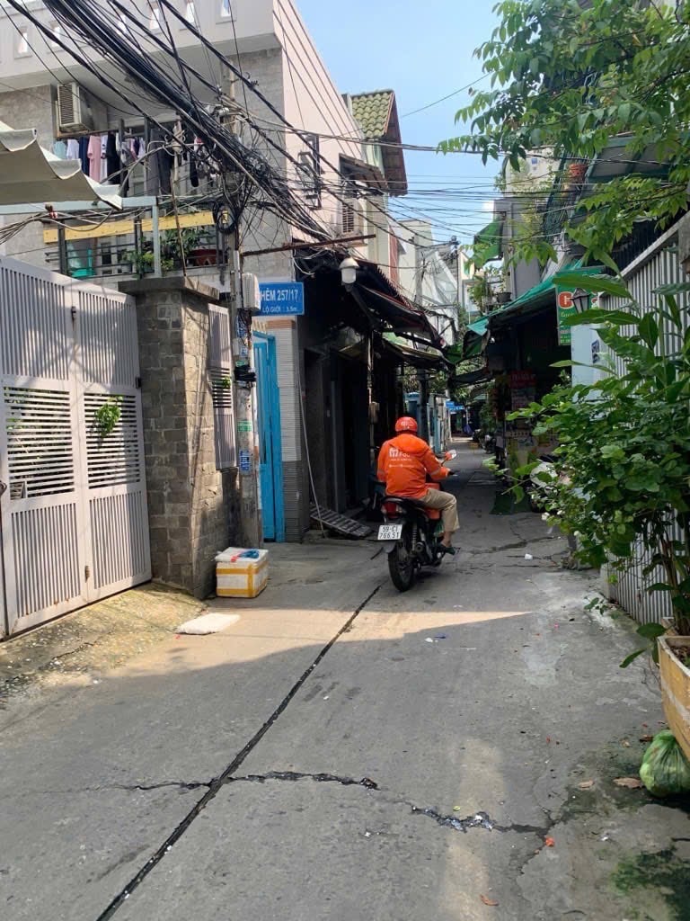 Bán nhà mặt tiền Nguyễn Thị Thập, hẻm thông cạnh chợ Tân Mỹ, ngang 4 dài 10, chỉ 6 tỷ nhỉnh