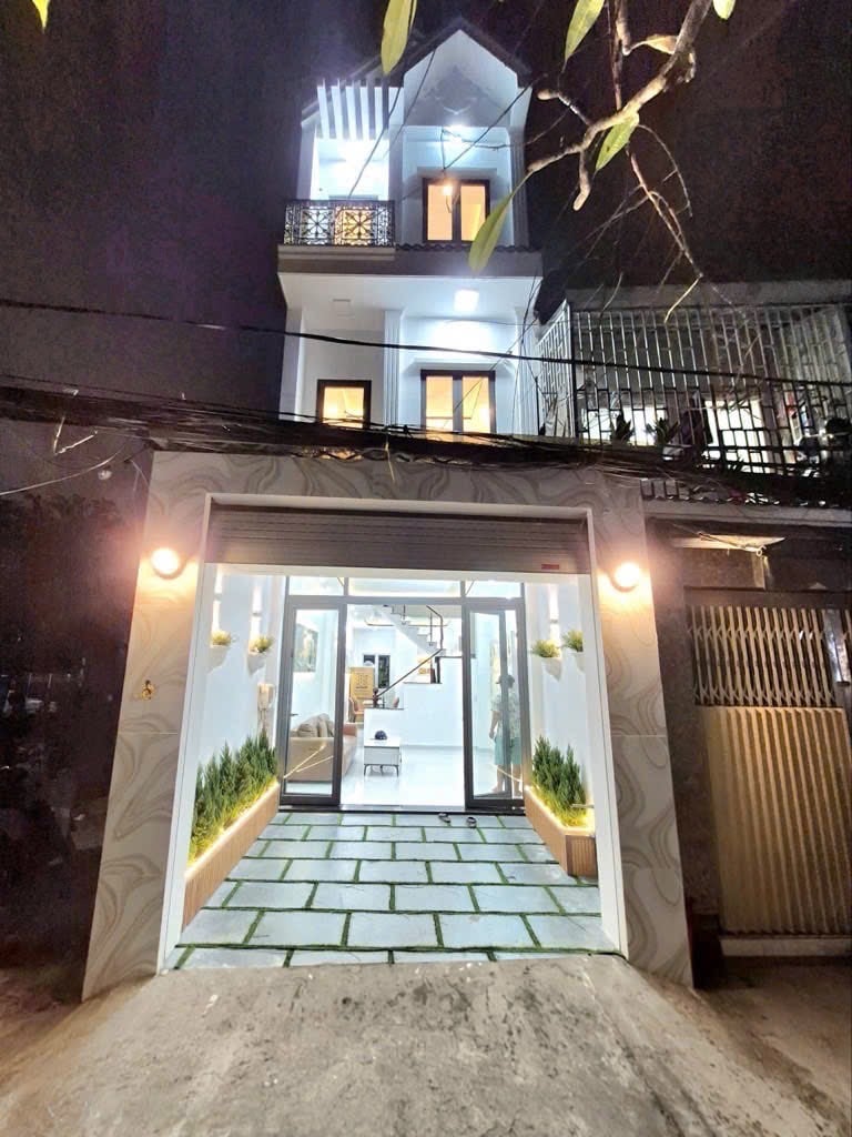 Bán nhà Huỳnh Tấn Phát, Quận 7, hẻm xe hơi, 60m2 thổ cư, ô tô đỗ trong nhà, chỉ 7 tỷ nhỉnh