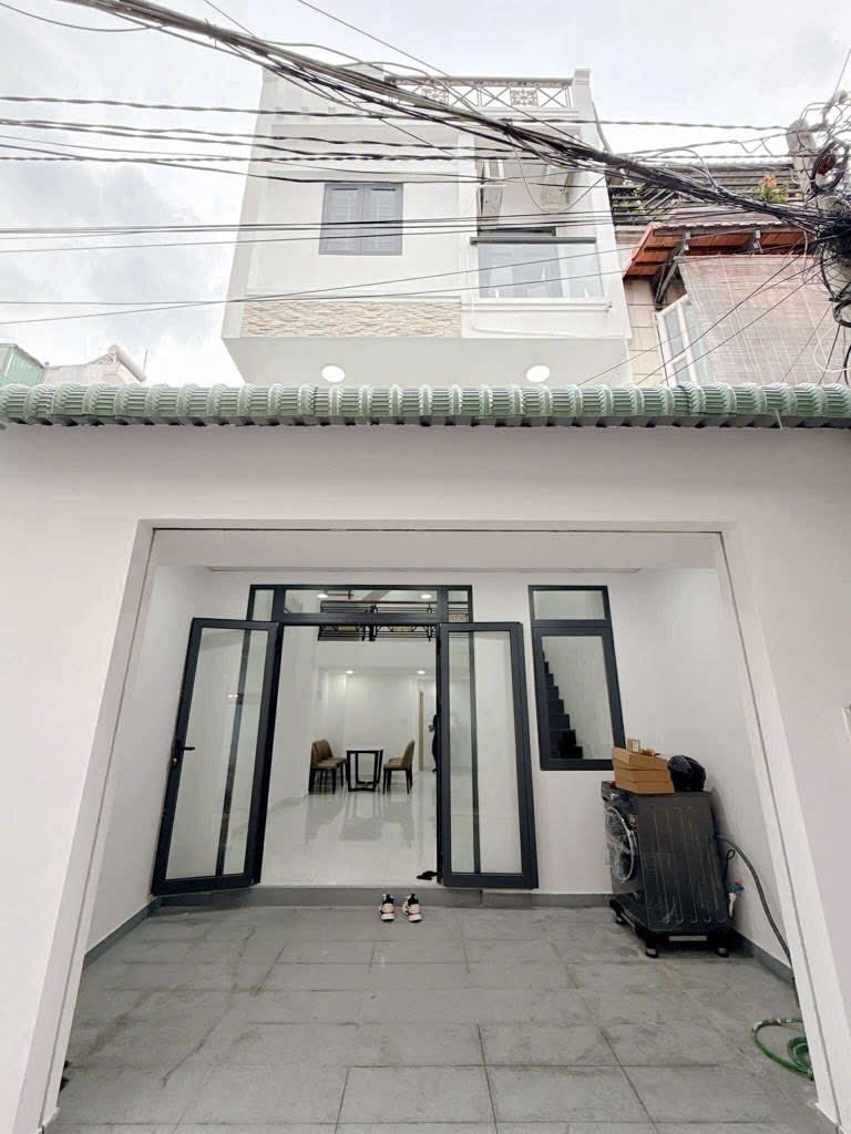 Bán nhà mặt tiền Huỳnh Tấn Phát, Quận 7, 3 tầng 3 phòng, chỉ 5 tỷ nhỉnh