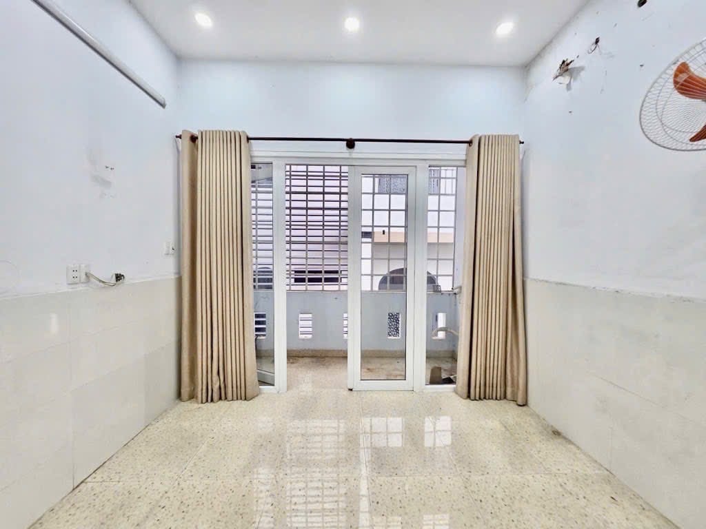 Bán nhà hẻm xe hơi Trần Xuân Soạn, nhà 2 tầng 2 phòng lớn, sân thượng rộng chỉ 5 tỷ nhỉnh