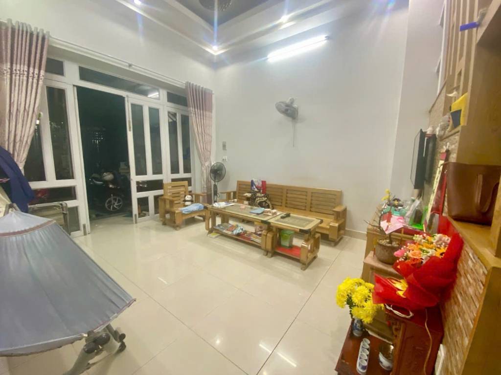 Hiếm, bán nhà Bình Thạnh, giáp Quận 1, ngang 5m, dọn vào ở ngay, 50m2, giá 8 tỷ TL