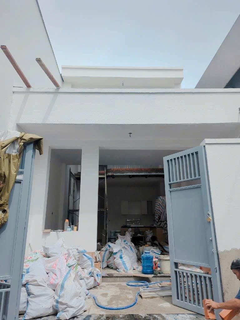 Bán nhà Lê Văn Lương, Quận 7, 60m2 thổ cư ngang 5m dài 12m, sát mặt tiền đường số, 2 tầng chỉ 7 tỷ
