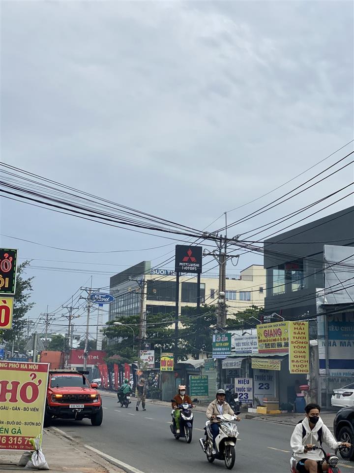 Siêu phẩm! bán gấp mt hoàng hữu nam, dt 32m*100m=3200m2, thổ cư vuông vức. giá tốt 235 tỷ tl