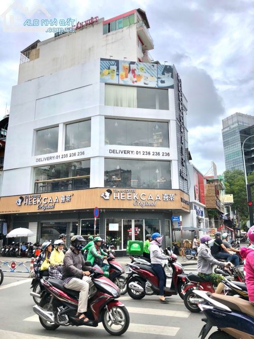 Siêu hiếm! Góc 2 mặt thoáng đường Tú Xương, Quận 3. DT: 17x18m, 3 tầng, giá 64 tỷ