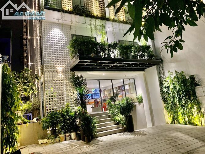 Toà nhà Căn hộ_DT:18*18m _Góc 2 Mặt Tiền Điện Biên Phủ P.17_cách Quận 1 chỉ 500m_79 Tỷ