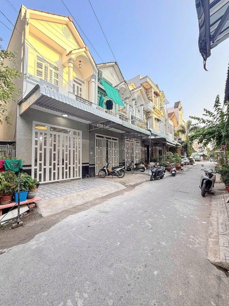 Cần thanh lý nhà Tân Kiên Bình Tân, 71m2 1 trệt 1 lầu, sổ hồng riêng, giá 912 triệu không phát sinh