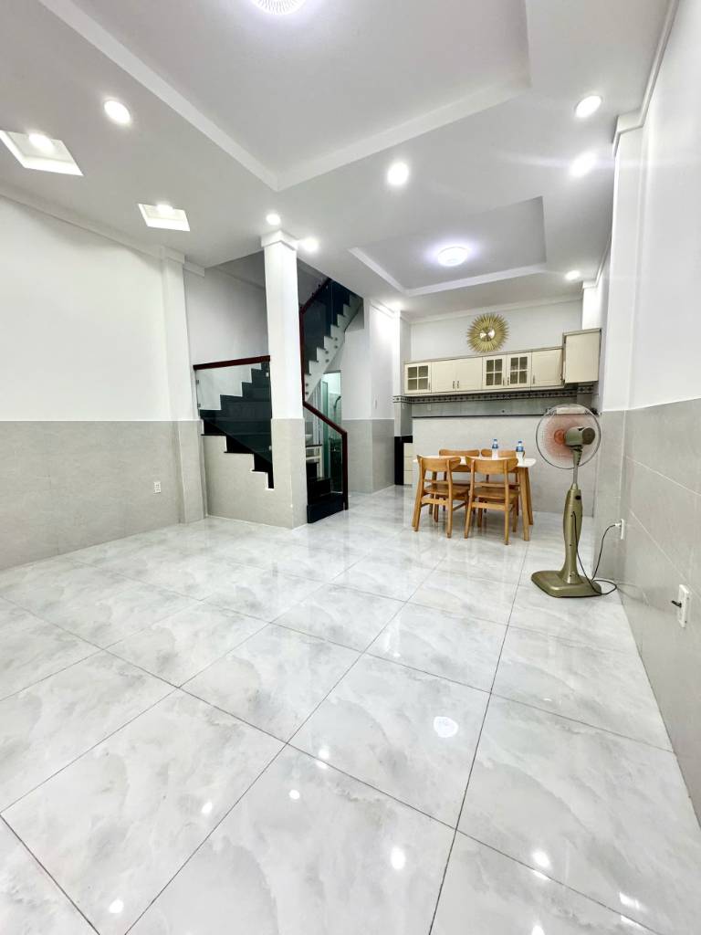 BÁN GẤP NHÀ THỐNG NHẤT, GÒ VẤP, 3 TẦNG 3PN, 4,5x9M, HXH, GIÁ 5 TỶ NHỈNH