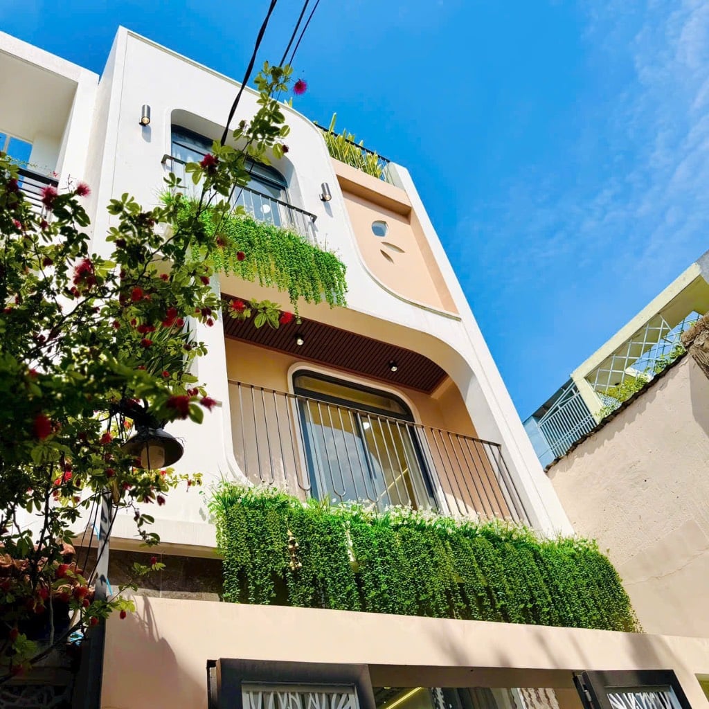 BÁN GẤP NHÀ PHAN HUY ÍCH, GÒ VẤP, XÂY MỚI 4 TẦNG, HXH TRÁNH, NHỈNH 5 TỶ