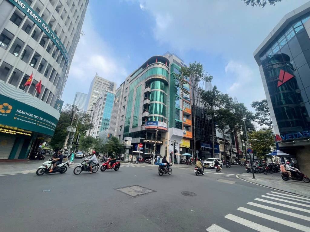 Bán nhà mặt tiền Nguyễn Công Trứ, Quận 1, kế phố đi bộ Nguyễn Huệ, 3.8x20m, giá 56 tỷ tl
