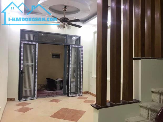 Cần bán nhà riêng Vũ Tông Phan Thanh Xuân. Dt 41,5 m2, 4T, MT 4m. Mới Đẹp thoáng ở ngay.
