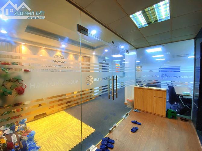 BÁN TOÀ NHÀ VĂN PHÒNG 12 TẦNG 301M MẶT PHỐ - LA THÀNH - ĐỐNG ĐA - VỊ TRÍ ĐẮC ĐỊA