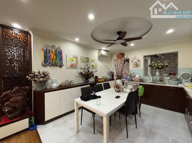 Bán chung cư cao cấp, đẹp, về ở ngay M5 - 91 Nguyễn Chí Thanh 3 ngủ - 14.5 tỷ