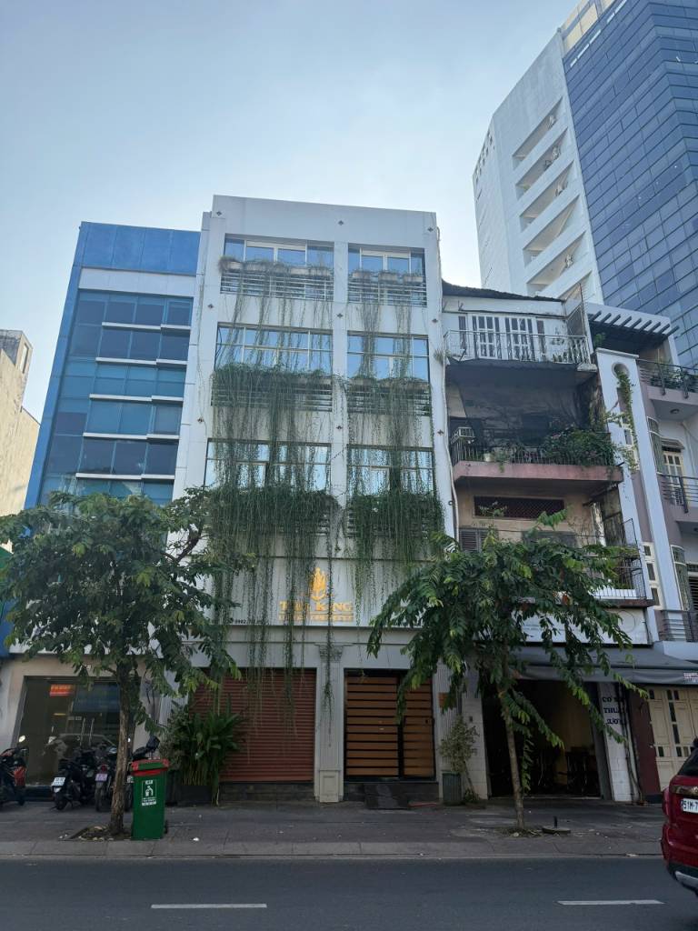 Bán tòa CHDV mặt tiền Đinh Tiên Hoàng, Quận 1, DT 6.8x21m CN 105m2, giá 32 tỷ TL