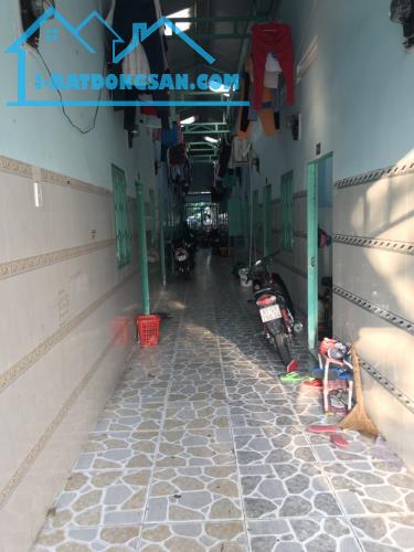 Thiếu nợ cần bán gấp 16 phòng trọ và 600m2 đất thổ cư 100% sát chợ và KCN, dân cư đông đúc