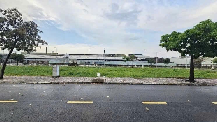 Bán đất ngay KCN Becamex, Chơn Thành, 200m2, chỉ 400tr, mặt tiền đường mở rộng 32m, sổ sẵn