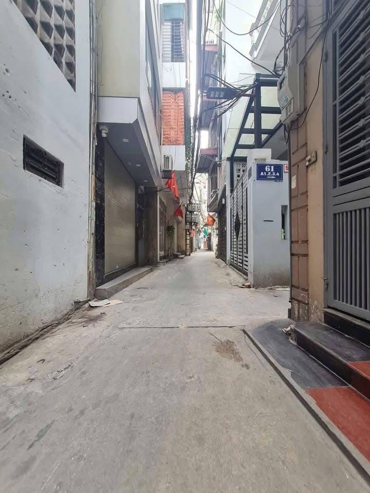 Bán nhà Đào Tấn, Liễu Giai, dt 101m2 nhà 3 tầng chắc chắn, mặt tiền 4m, giá 14.2 tỷ