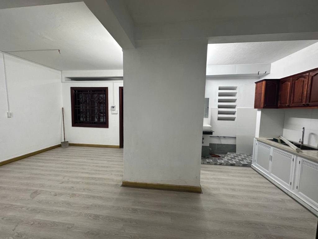 Bán căn hộ Bình Phú 1, đường Nguyễn Chích, không nội thất, sổ riêng, giá 1,86 tỷ