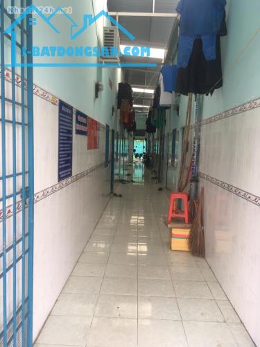 VỀ QUÊ ĐỊNH CƯ SANG GẤP 4 DÃY TRỌ 32P MT ĐƯỜNG 16M NGAY KCN