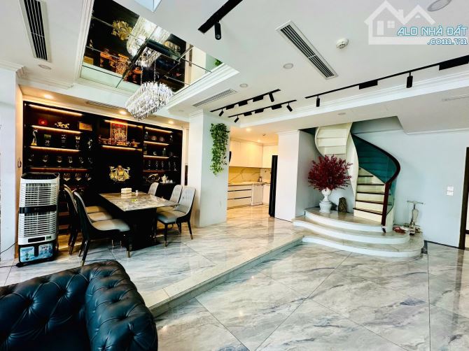 Căn hộ DupLex 4 sao, lô góc, chung cư cao cấp EcoGreen Nguyễn Xiển: 180m 14.8 tỷ