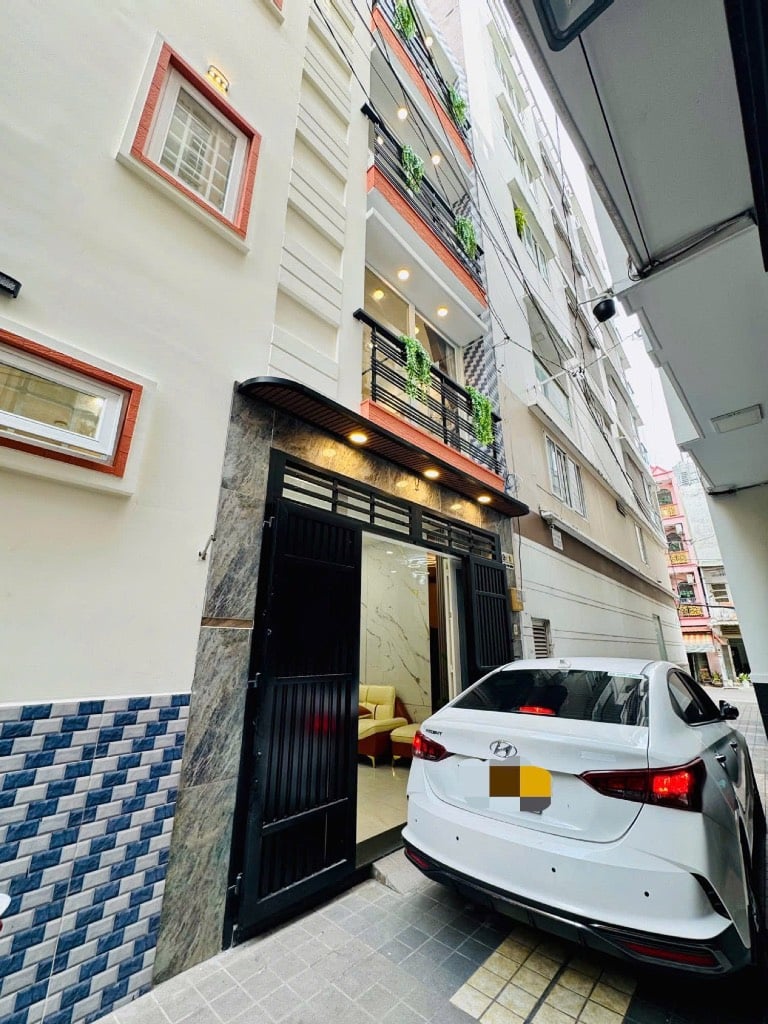 Bán nhà 4 tầng hẻm xe hơi Đào Duy Anh, Phường 9 Phú Nhuận, 40m², giá 7 tỷ hơn