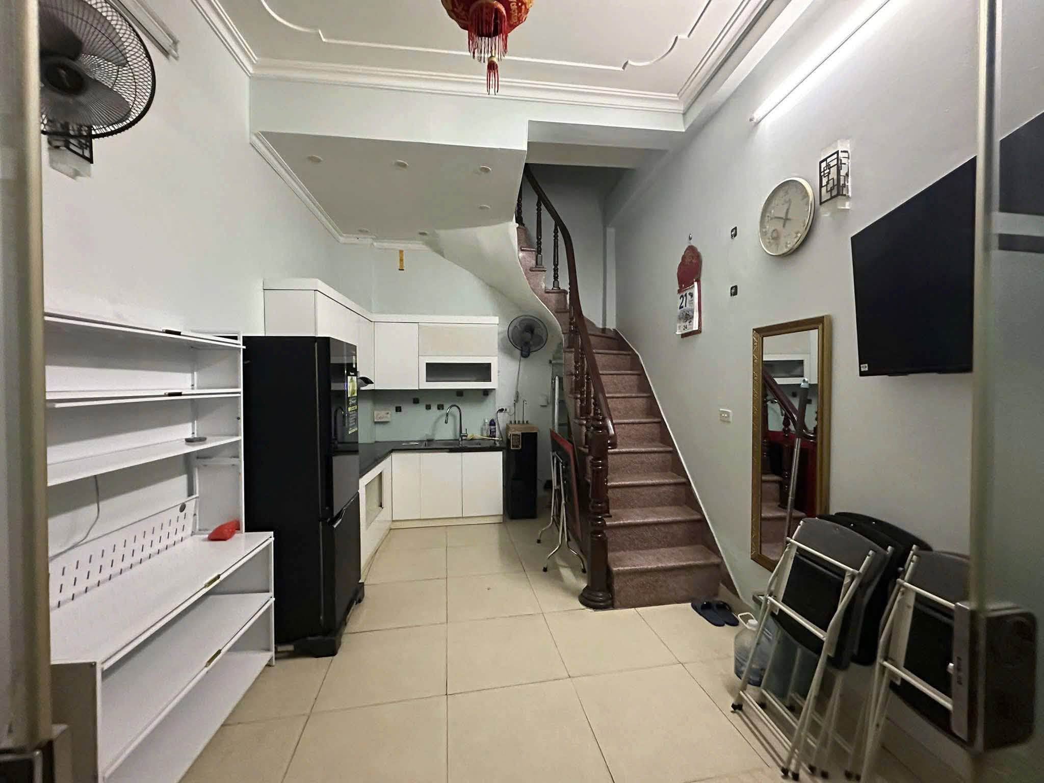 Nhà 5 tầng