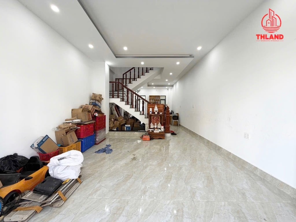 Bán nhà Phú Cường, kế biển gần chợ, lộ 7,5m lề 3m, 5x18m, 3 tầng, 1 tầng kinh doanh, 2PN 4WC